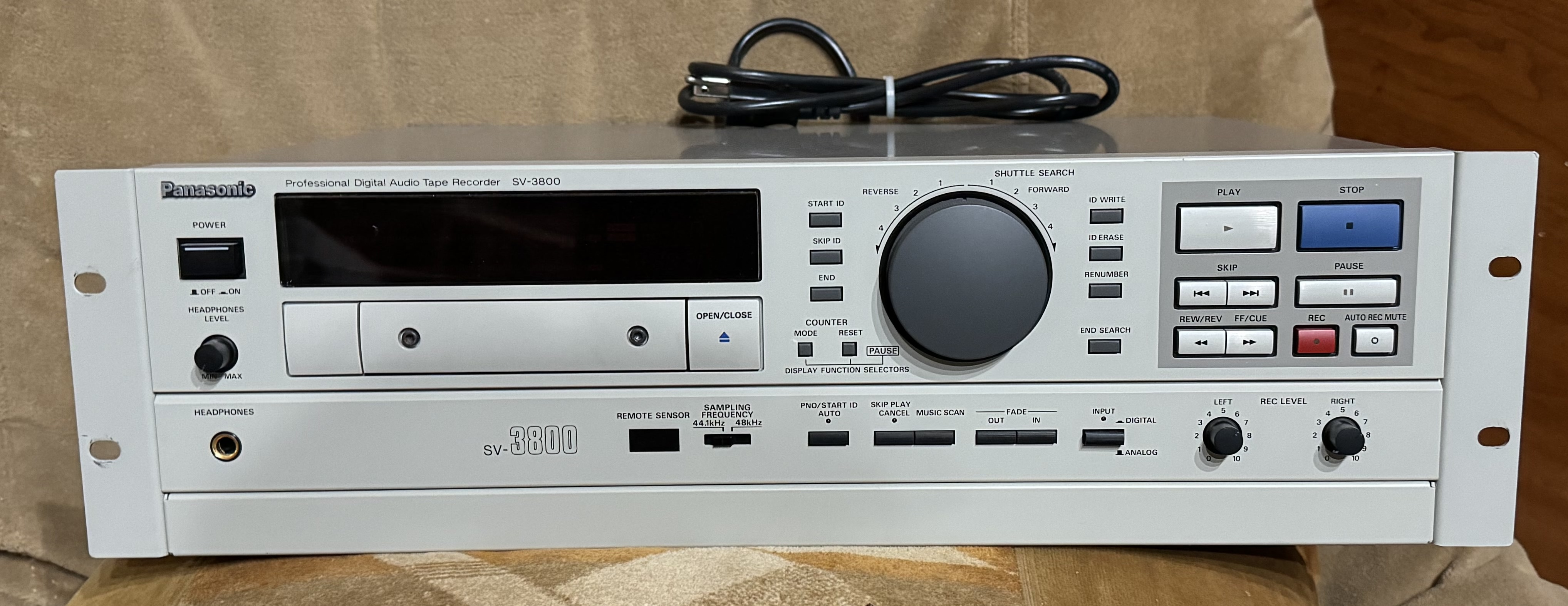 Panasonic SV-3800 DAT Recorder